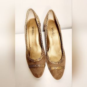 Vaneli tan suede stacked high heel shoes size 8